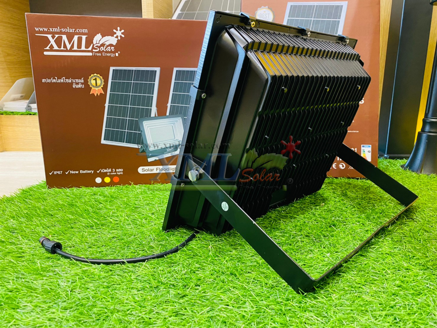 ไฟสปอตไลท์โซล่าเซลล์ 500 Watt กล่องสีน้ำตาล (เปิดได้ 3 แสง)