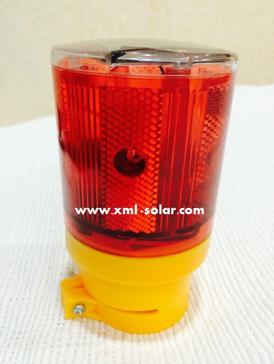ไฟเตือนกรวยจราจร ฉุกเฉิน พลังงานเเสงอาทิตย์ (เเสง : สีเเดง)