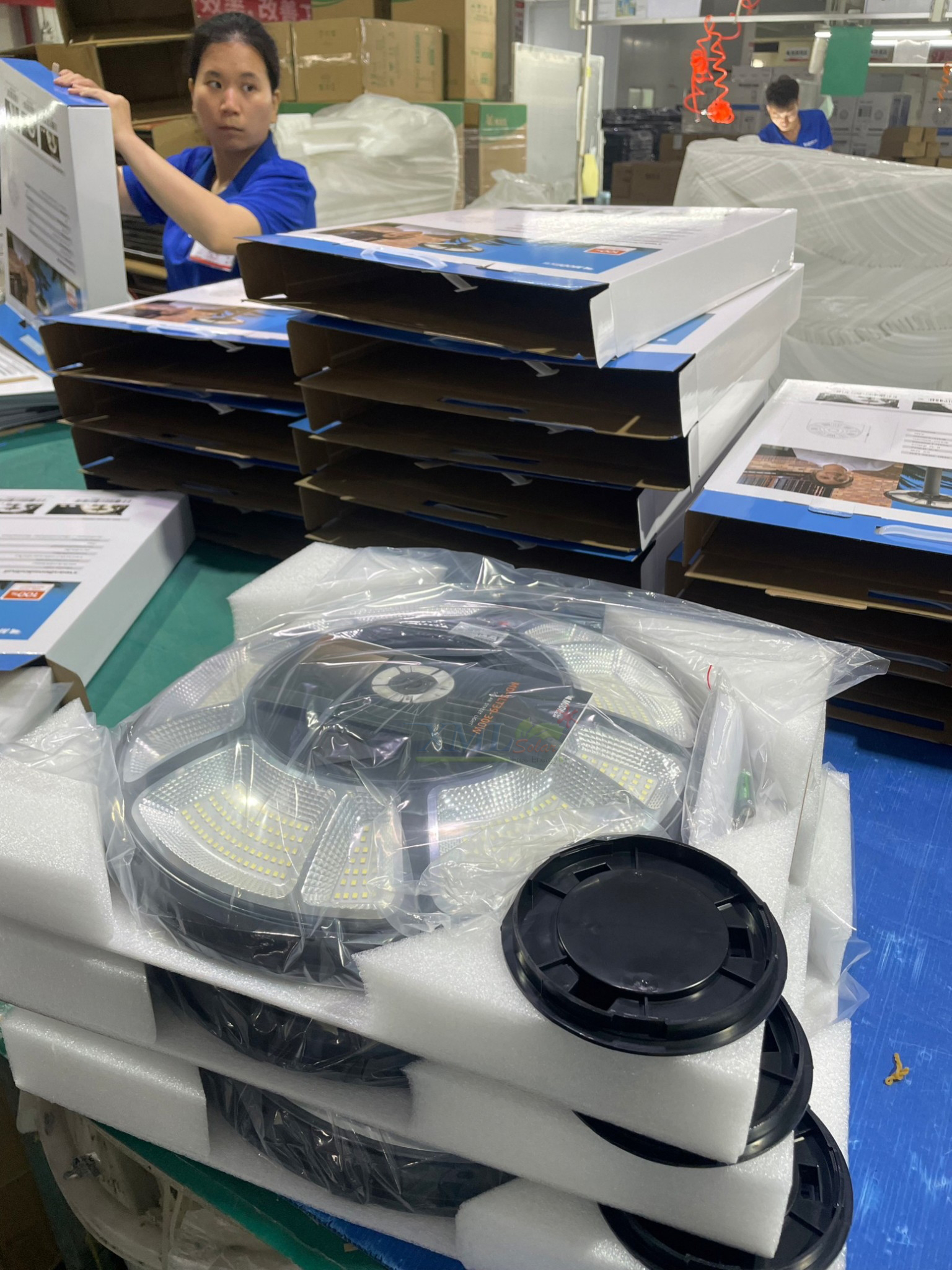 โคมไฟโซล่าเซลล์ (UFO) 300W รุ่น SLT39 แบรนด์ MODI x XML