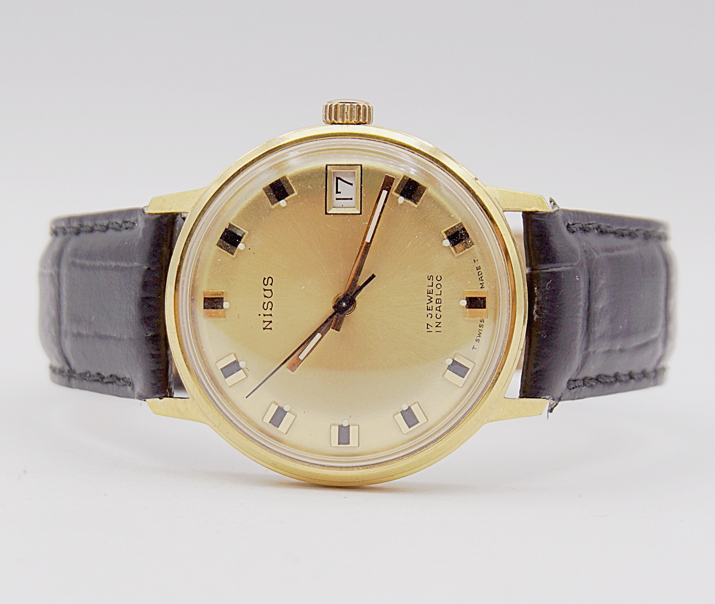 นาฬิกาเก่า NISUS ไขลาน