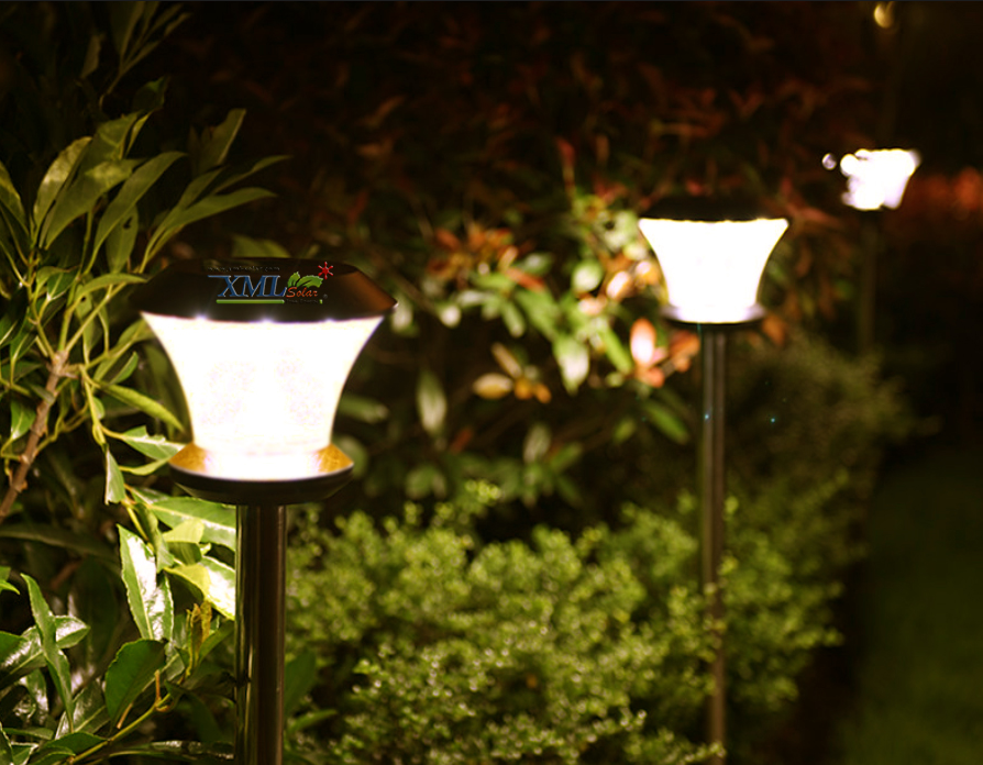 ไฟปักสนามโซล่าเซลล์ 8 Super SMD LED (แบบกลม) สูง 80 ซม. (เเสง : เหลืองวอมไวท์)