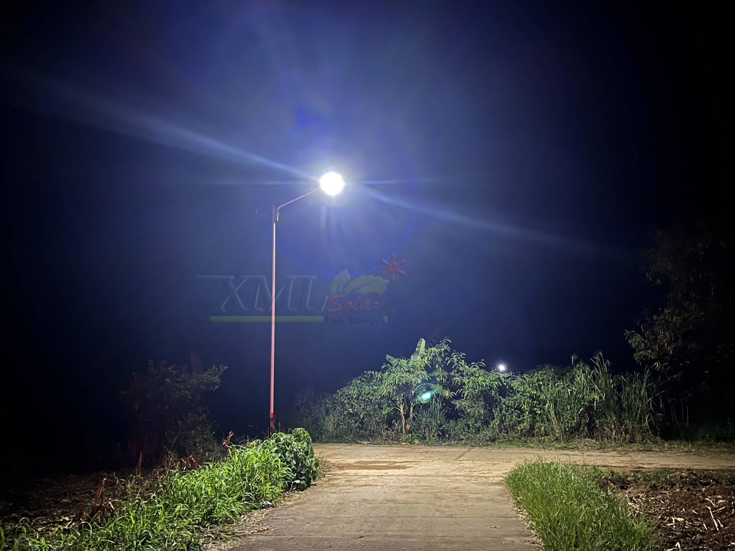 โคมไฟถนนโซล่าเซลล์ 400W รุ่น MD-SLT30-400W (แสง : ขาว)