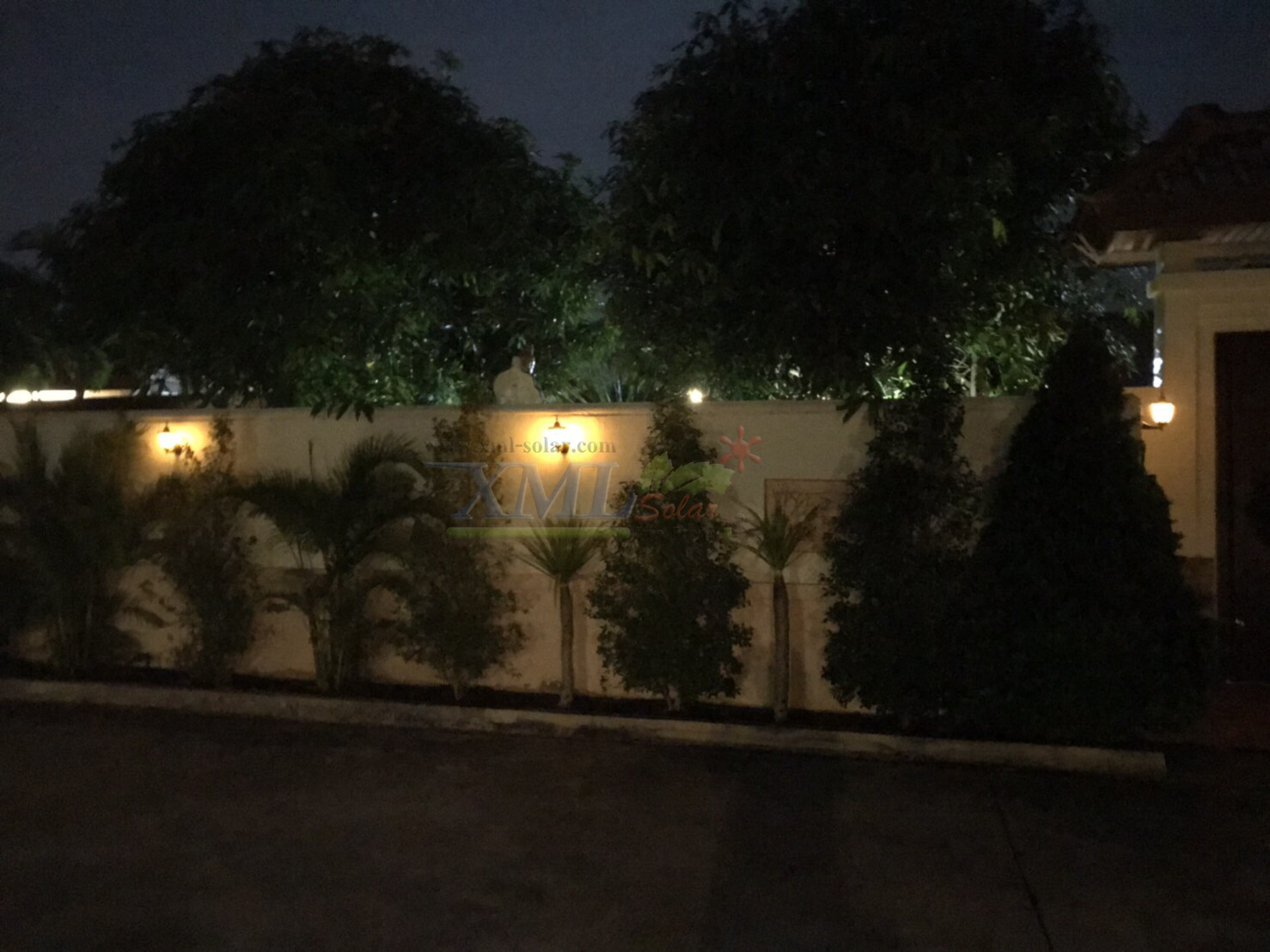 โคมไฟกิ่งโซล่าเซลล์ ทรง Modern (เเสง : เปลวไฟเหลืองวอมไวท์) 1 แถม 1