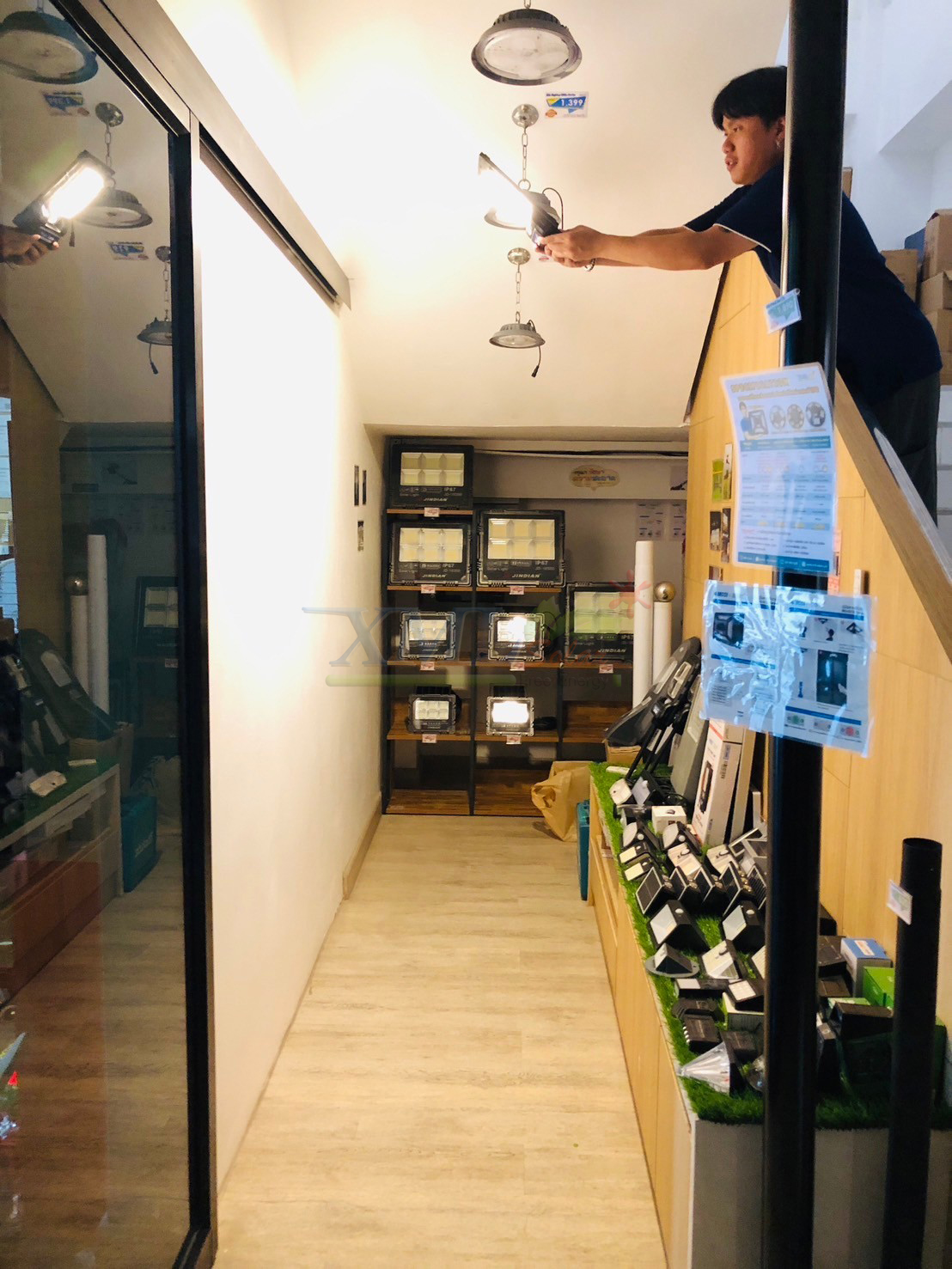 ไฟถนนโซล่าเซลล์ Series F รุ่น MD-SLT27-50-F (แสง : เหลืองวอมไวท์)(ขาเหล็ก)(ระบบสว่างค้าง) ของแท้ แบรนด์ MODI XMLSOLAR