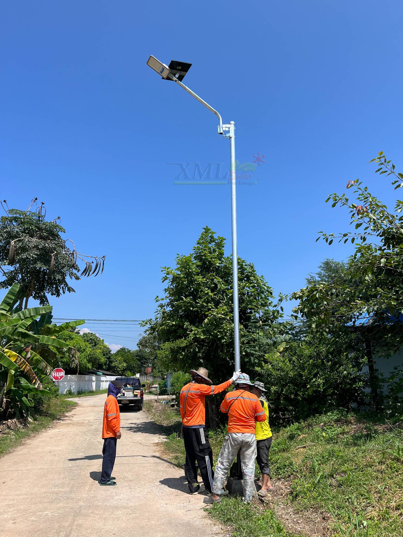 โคมไฟถนนโซล่าเซลล์ 600W รุ่น MD-SLT30-600W (แสง : ขาว)