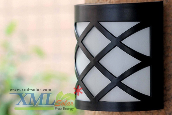 โคมไฟโซล่าเซลล์ ติดผนัง 6 LED ทรง ตาข่าย (เเสง : ขาว)