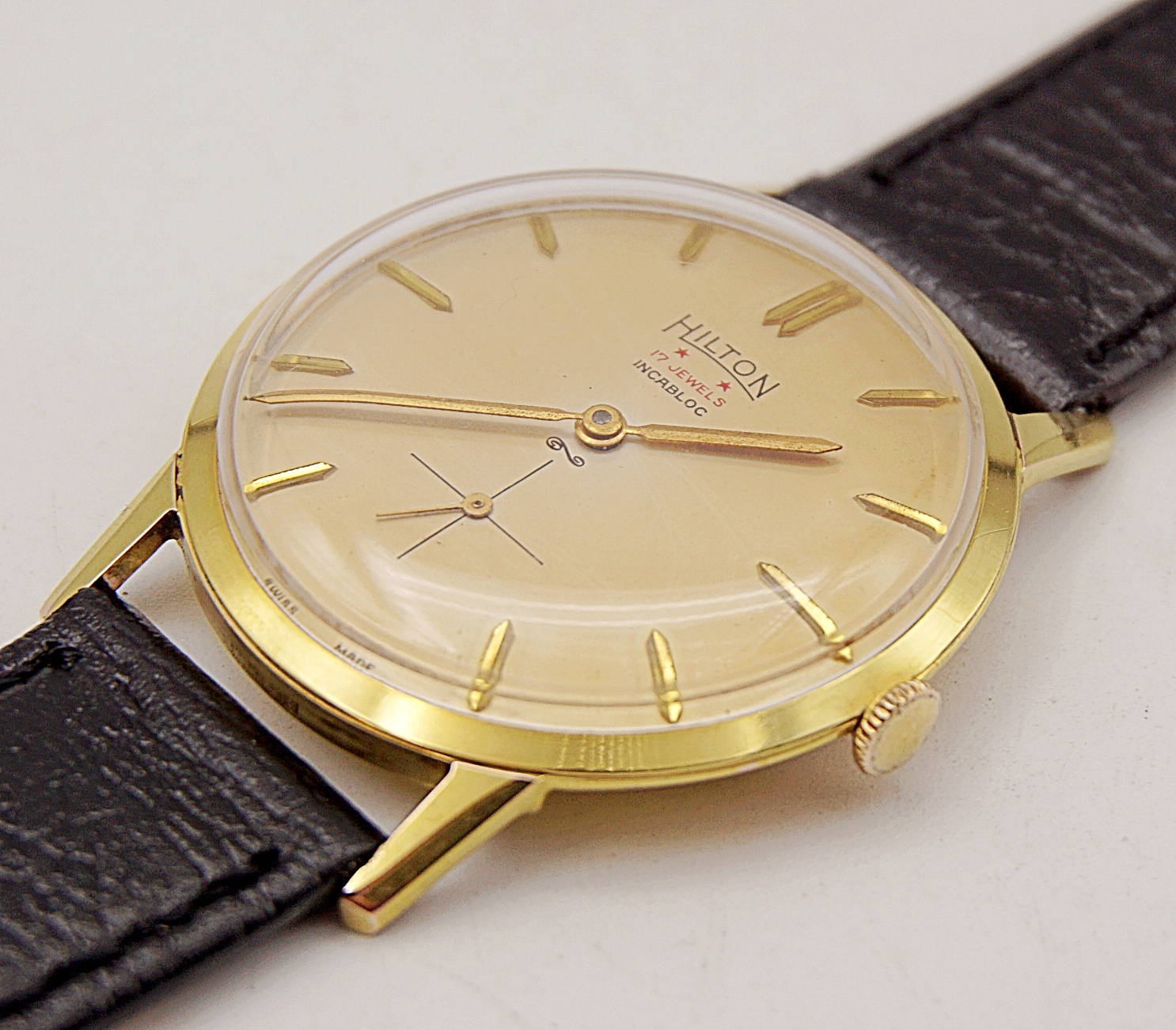นาฬิกาเก่า HILTON ไขลานสองเข็มครึ่ง