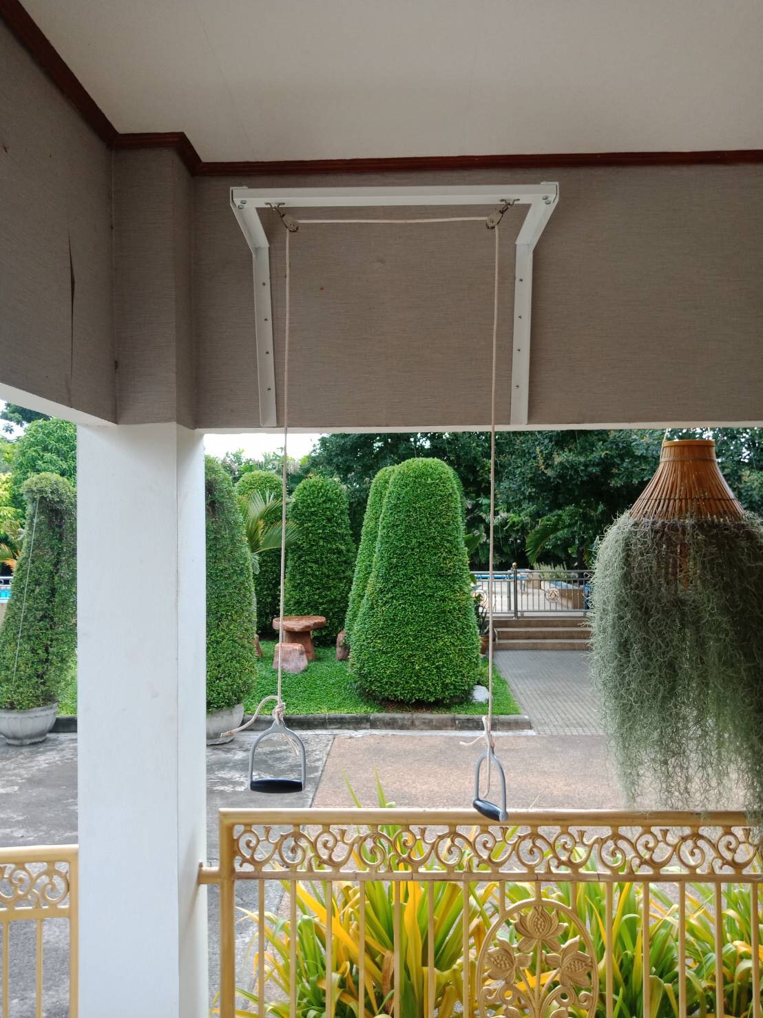 รอกคู่บริหารไหล่