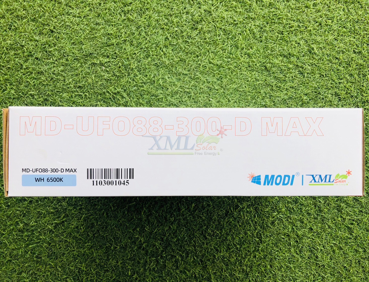 โคมไฟโซล่าเซลล์ ติดเพดาน Highbay รุ่น D MAX 300W (แสง : เหลืองวอมไวท์)