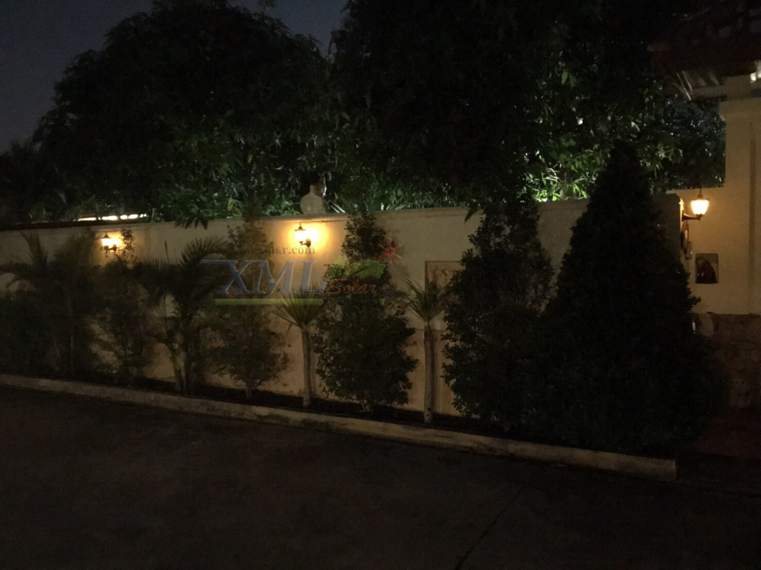 โคมไฟกิ่งโซล่าเซลล์ ทรง Modern (เเสง : เปลวไฟเหลืองวอมไวท์) 1 แถม 1