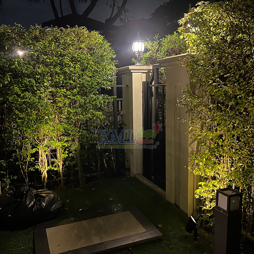 โคมไฟปักสนามโซล่าเซลล์ แพ็ค 4 ดวง รุ่น MD-SSL88 (แสง : เหลืองวอมไวท์)