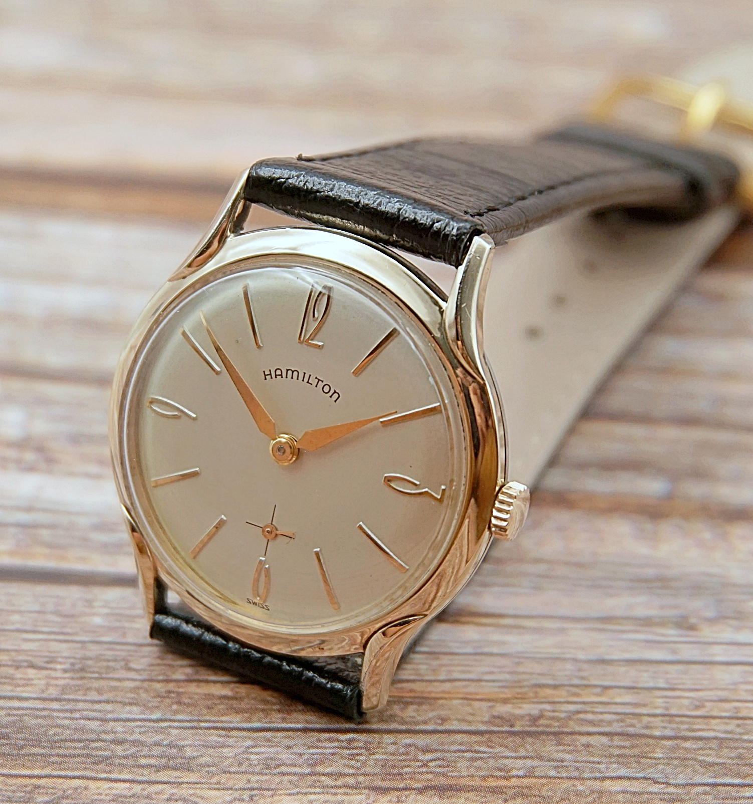 นาฬิกาเก่า HAMILTON ไขลานสองเข็มครึ่ง