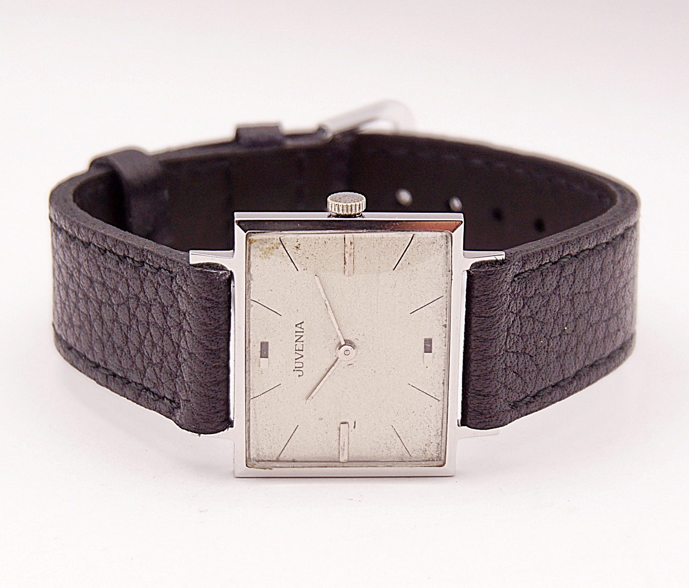 นาฬิกาเก่า JUVENIA ไขลาน