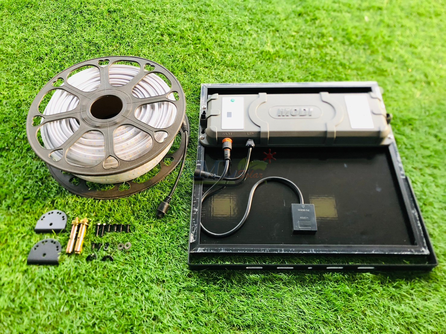 ไฟเส้นโซล่าเซลล์ รุ่น MD-SOLAR-SL10M / 20M / 30M / 50M (แสงเหลืองวอมไวท์)