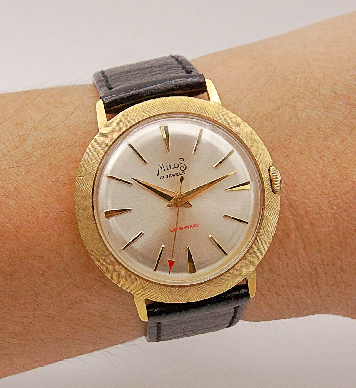 นาฬิกาเก่า MILOS ไขลาน