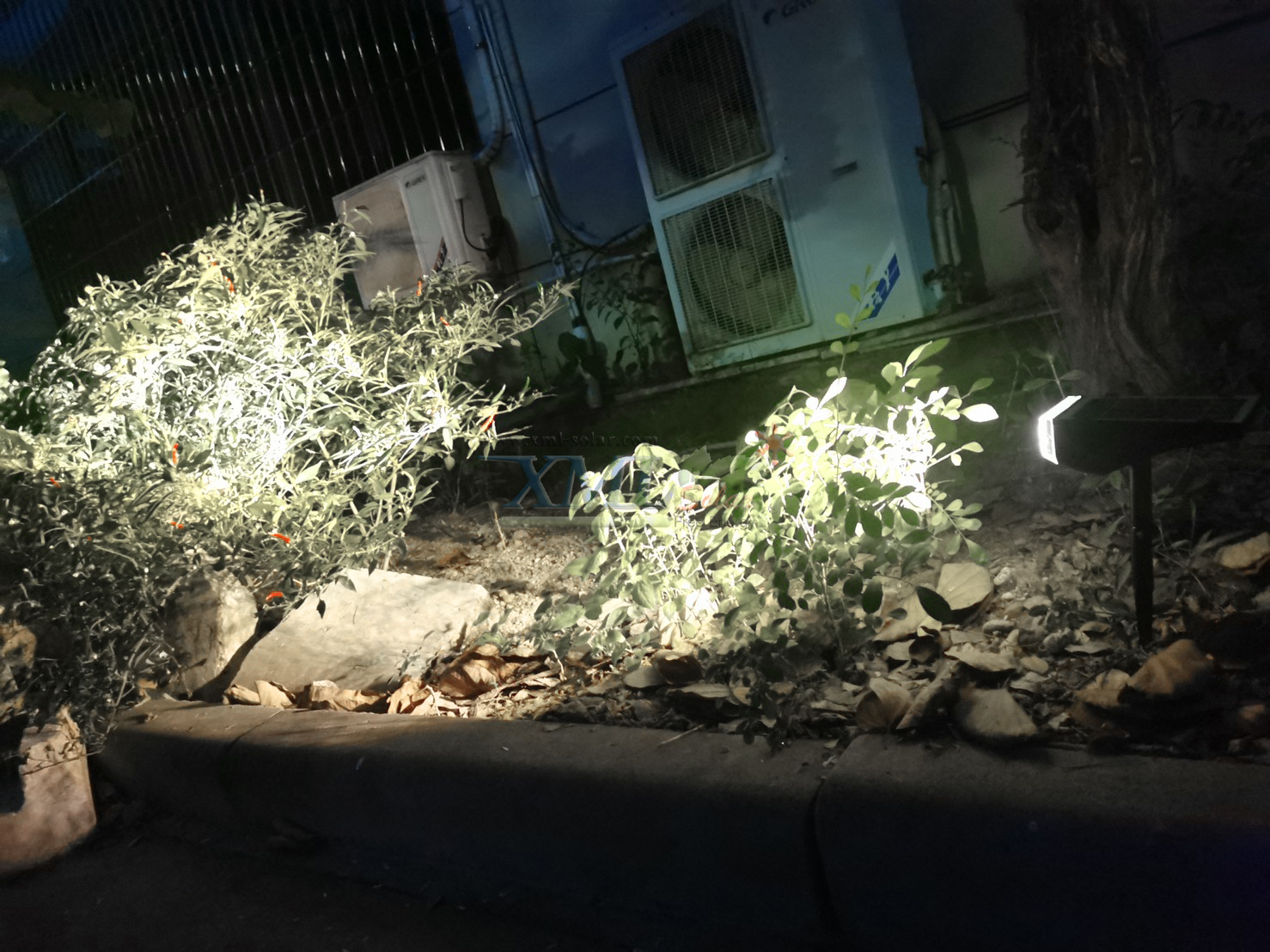 สปอร์ตไลท์ปักสนามโซล่าเซลล์ รุ่น SSL-001