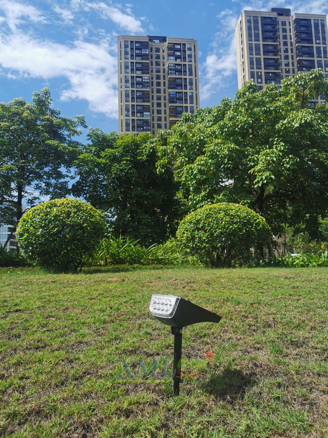 สปอร์ตไลท์ปักสนามโซล่าเซลล์ รุ่น SSL-001