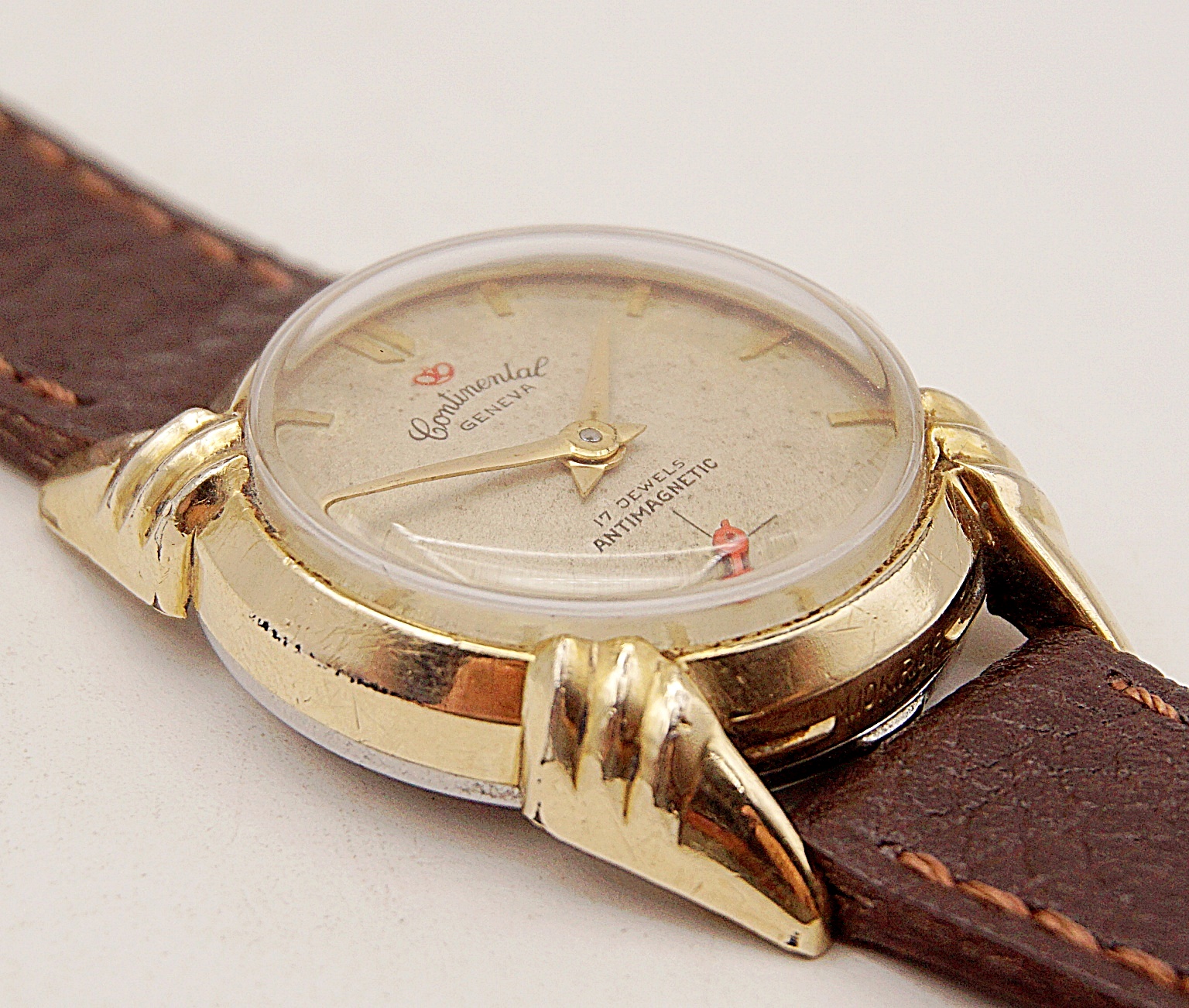 นาฬิกาเก่า CONTINENTAL ไขลานสองเข็มครึ่ง