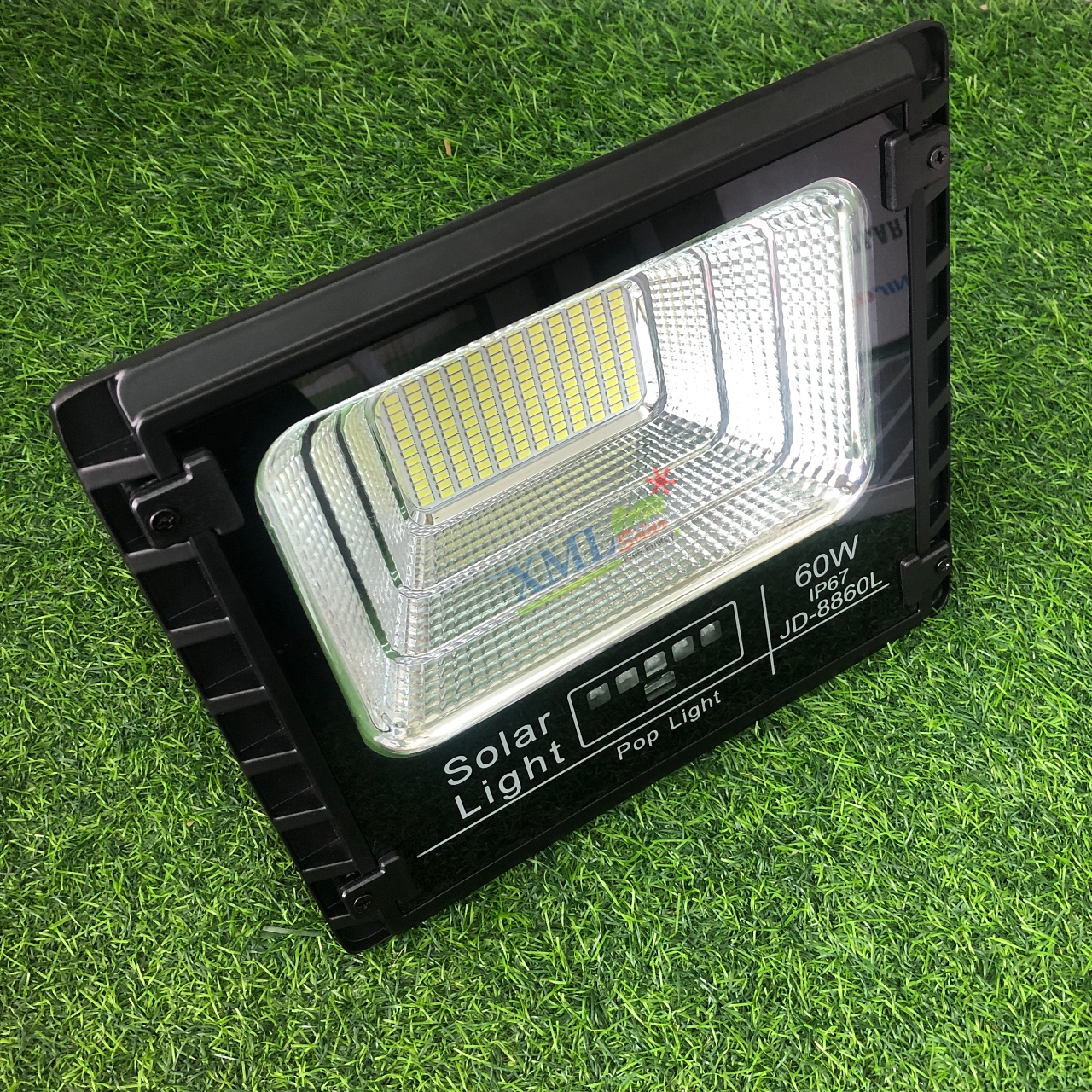 สปอร์ตไลท์โซล่าเซลล์ 60 W. รุ่นใหม่ JD8860L (แสง : ขาว)