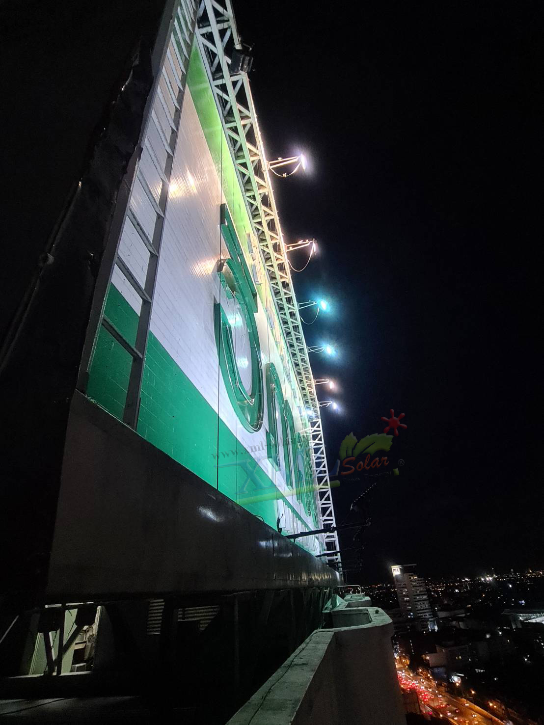 สปอร์ตไลท์โซล่าเซลล์ 1000 W. รุ่นใหม่ JD81000L (แสง : ขาว)