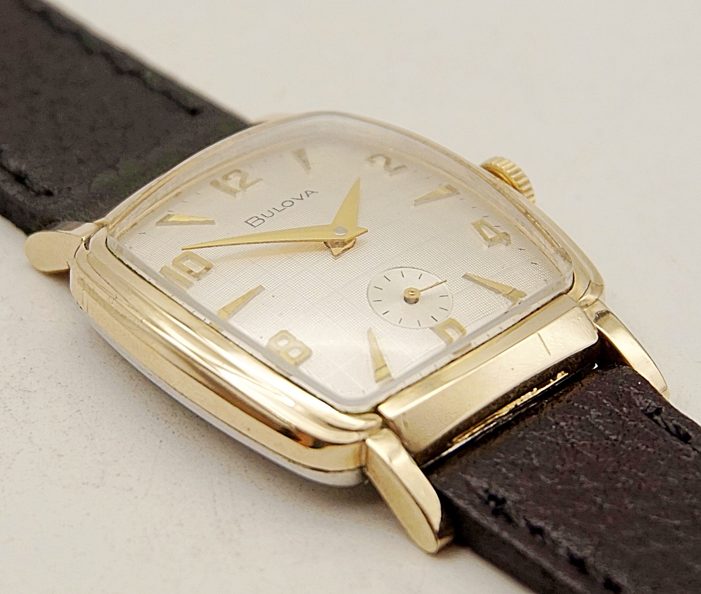 นาฬิกาเก่า BULOVA ไขลานสองเข็มครึ่ง