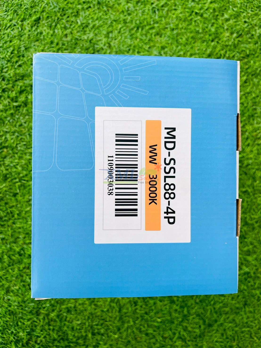 โคมไฟปักสนามโซล่าเซลล์ แพ็ค 4 ดวง รุ่น MD-SSL88 (แสง : เหลืองวอมไวท์)