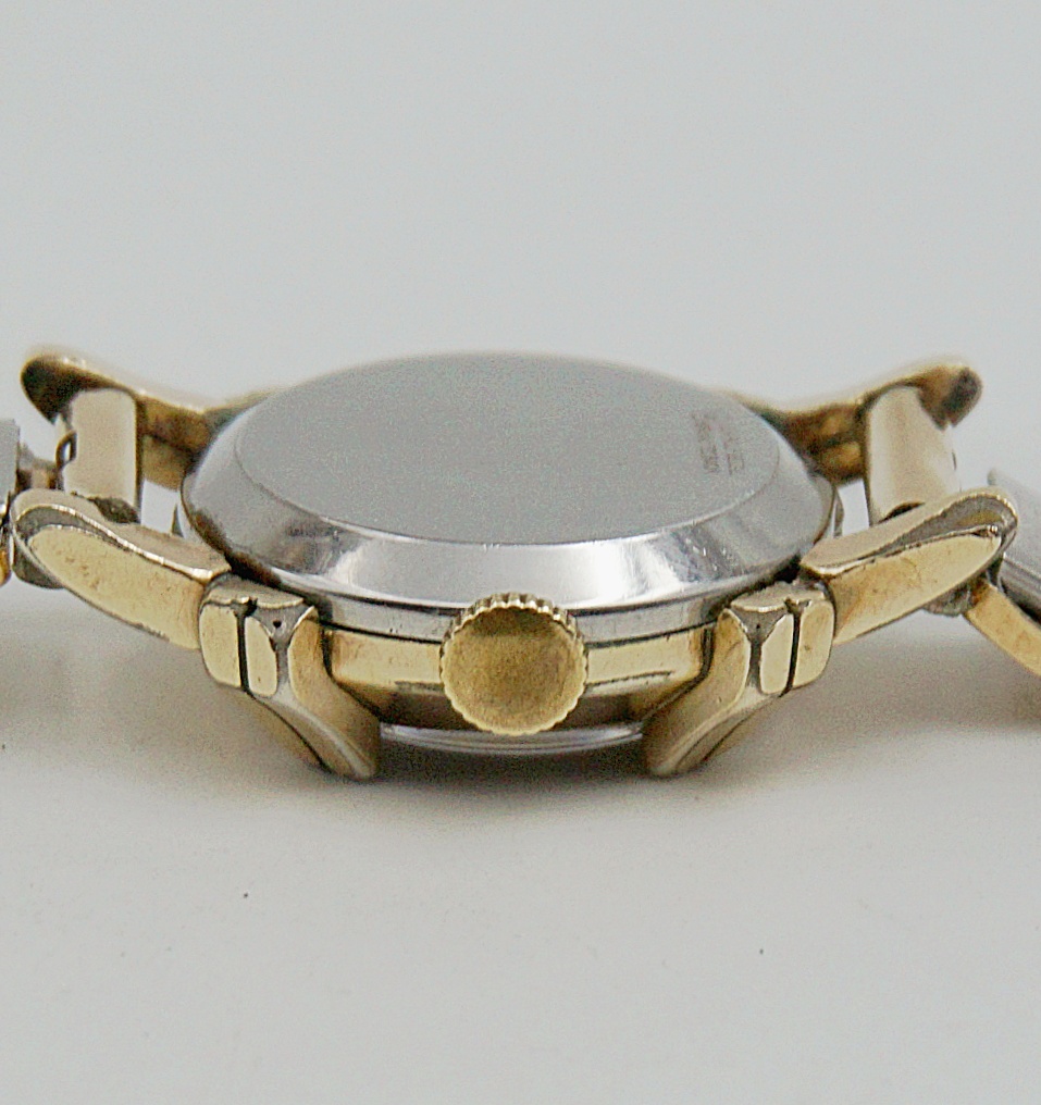 นาฬิกาเก่า NEVETS ไขลานสองเข็มครึ่ง (นาฬิกาผู้หญิง)