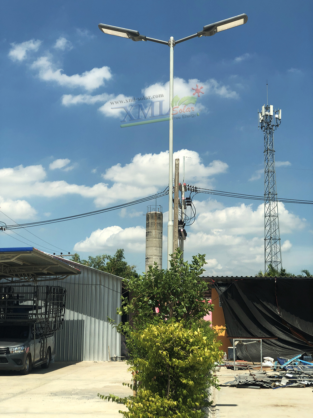 โคมไฟถนนโซล่าเซลล์ Modi x XML รุ่น MD-SLT17-400W (แสง : ขาว)(Motion sensor + สว่างค้าง)