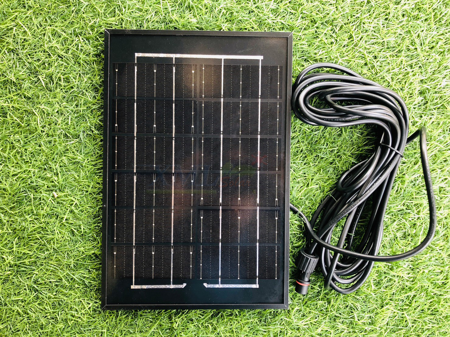 โคมไฟโซล่าเซลล์ ติดเพดาน รุ่น SCL06 (เปิดได้ 3 แสง)