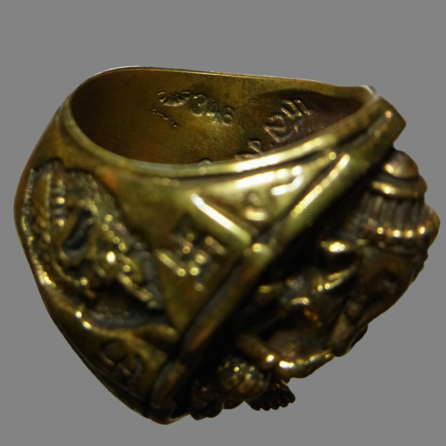 แหวนพระพิฆเนศ หลวงปู่หงษ์ วัดเพชรบุรี ปี2548