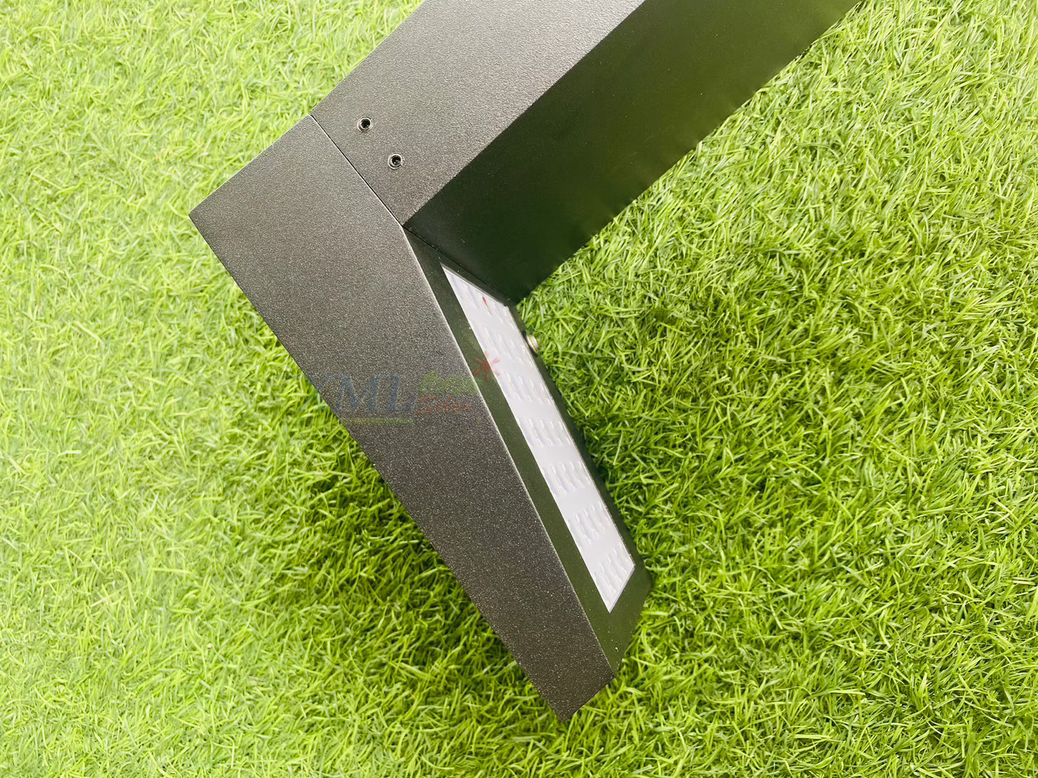 ไฟตั้งพื้นโซล่าเซลล์ ทรงงอ (แสง : เหลืองวอมไวท์)