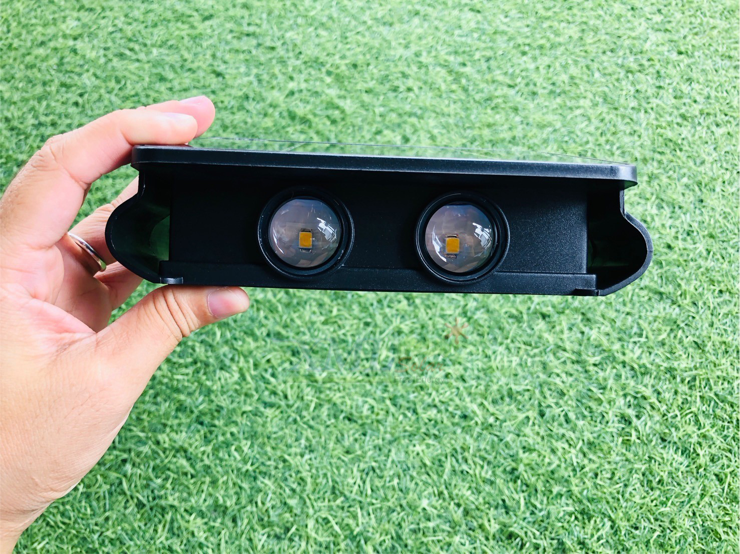 โคมไฟผนังโซล่าเซลล์ 5 LED รุ่น TB-259N5 (แสง : เหลืองวอมไวท์)