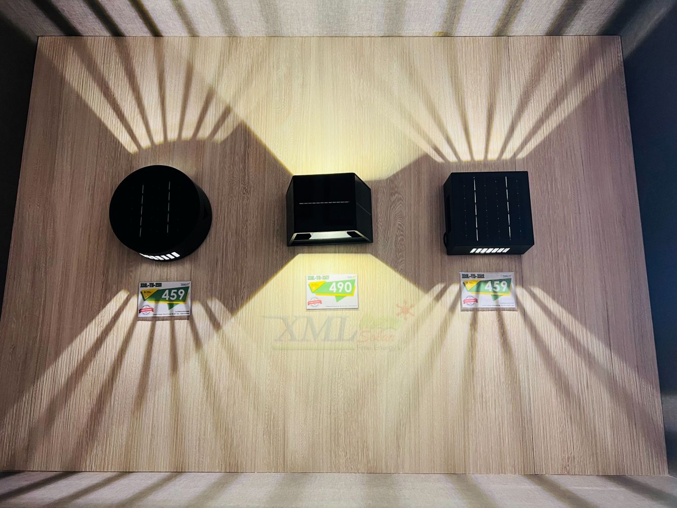 โคมไฟติดผนังโซล่าเซลล์ Luxury Design ส่องบนล่าง รุ่น TB-282 (เปิดได้ 2 แสง)