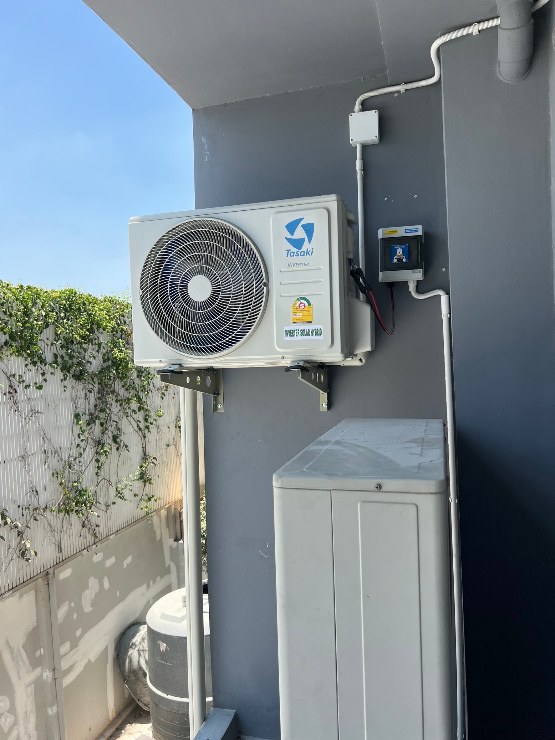 ชุดแอร์โซล่าเซลล์ TASAKI 25,000 BTU