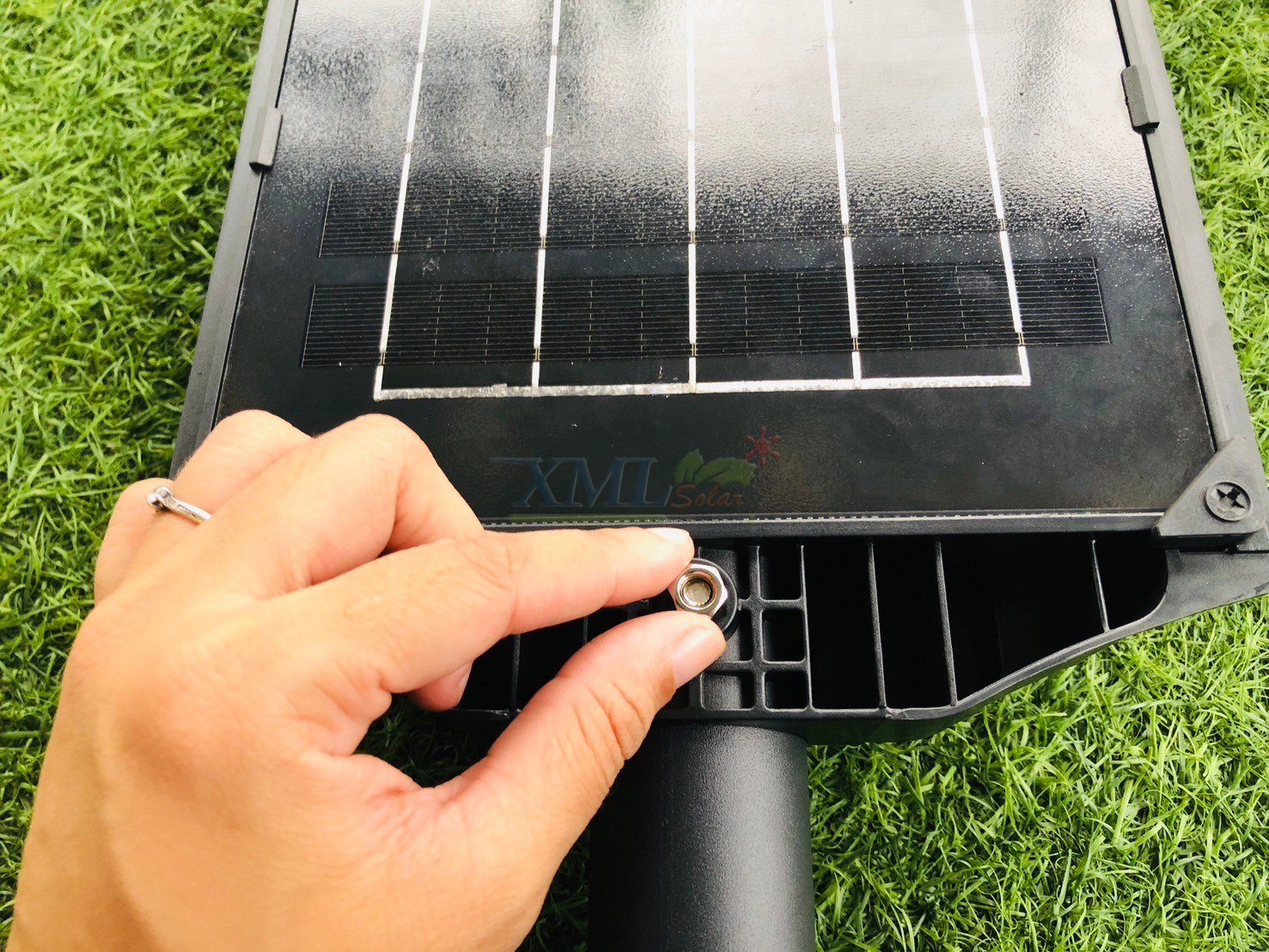 โคมไฟถนนโซล่าเซลล์ 80W รุ่น MD-SLT26-80W (เปิดได้ 3 แสง)