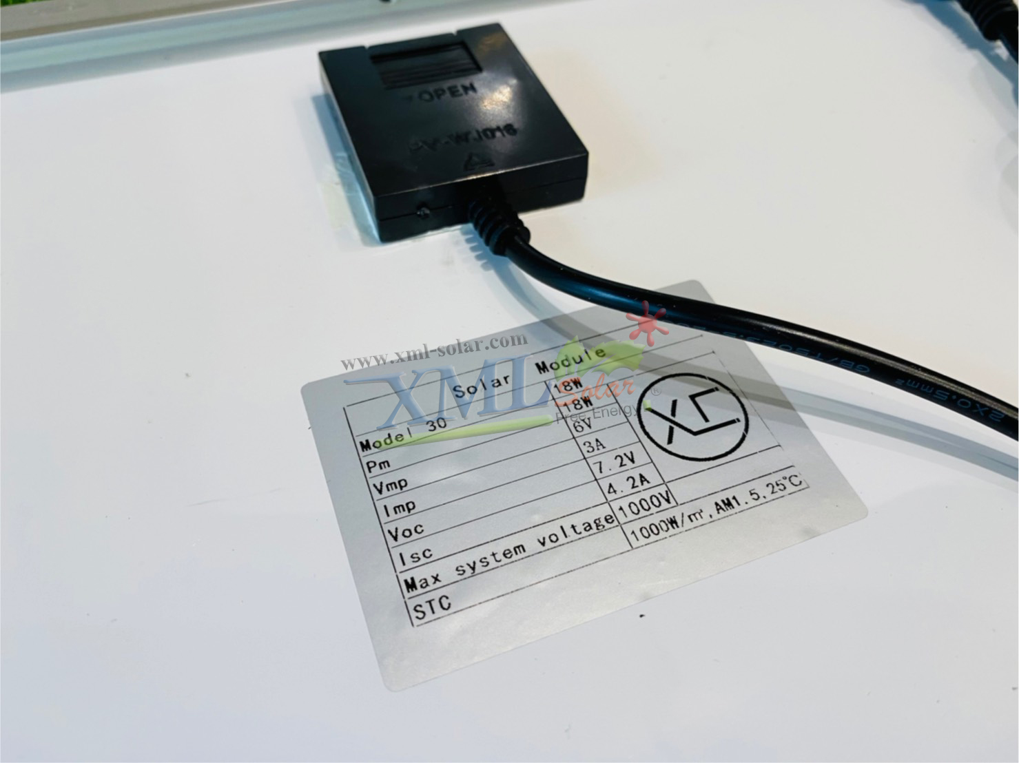 โคมไฟซาลาเปาโซล่าเซลล์ ติดเพดาน-ผนัง 30W Super Bright (แสงขาว)