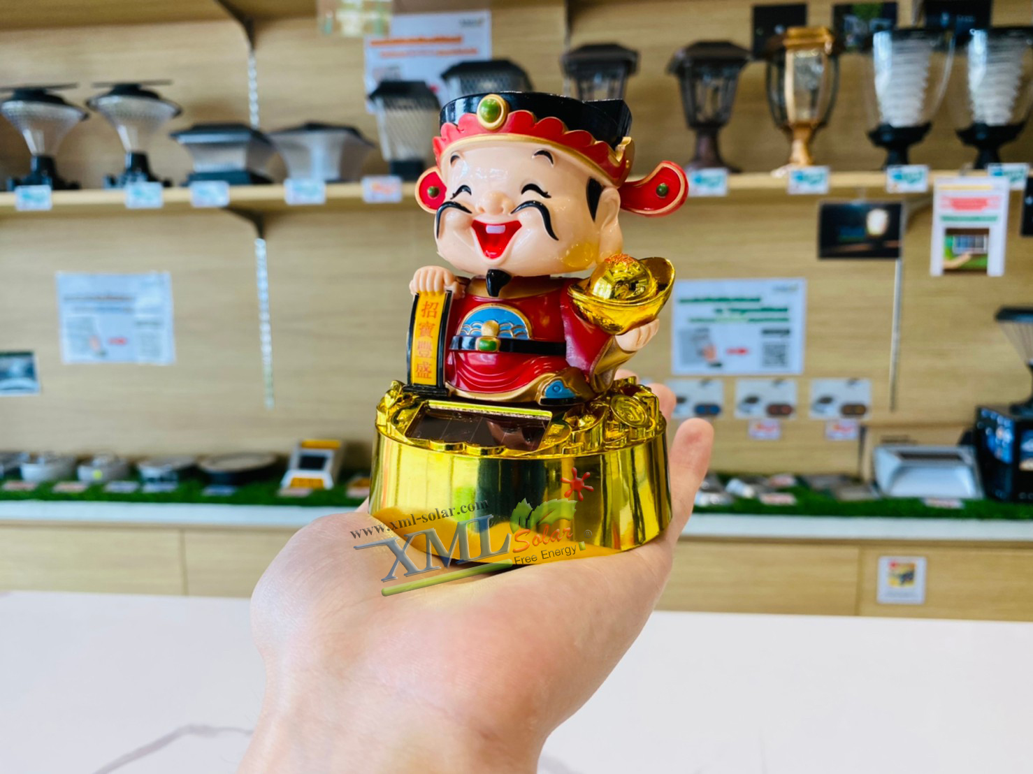 ตุ๊กตาโซล่าเซลล์ ‘ไฉ่ซิงเอี้ย’ เทพเจ้าแห่งโชคลาภ เทพเจ้าร่ำรวย