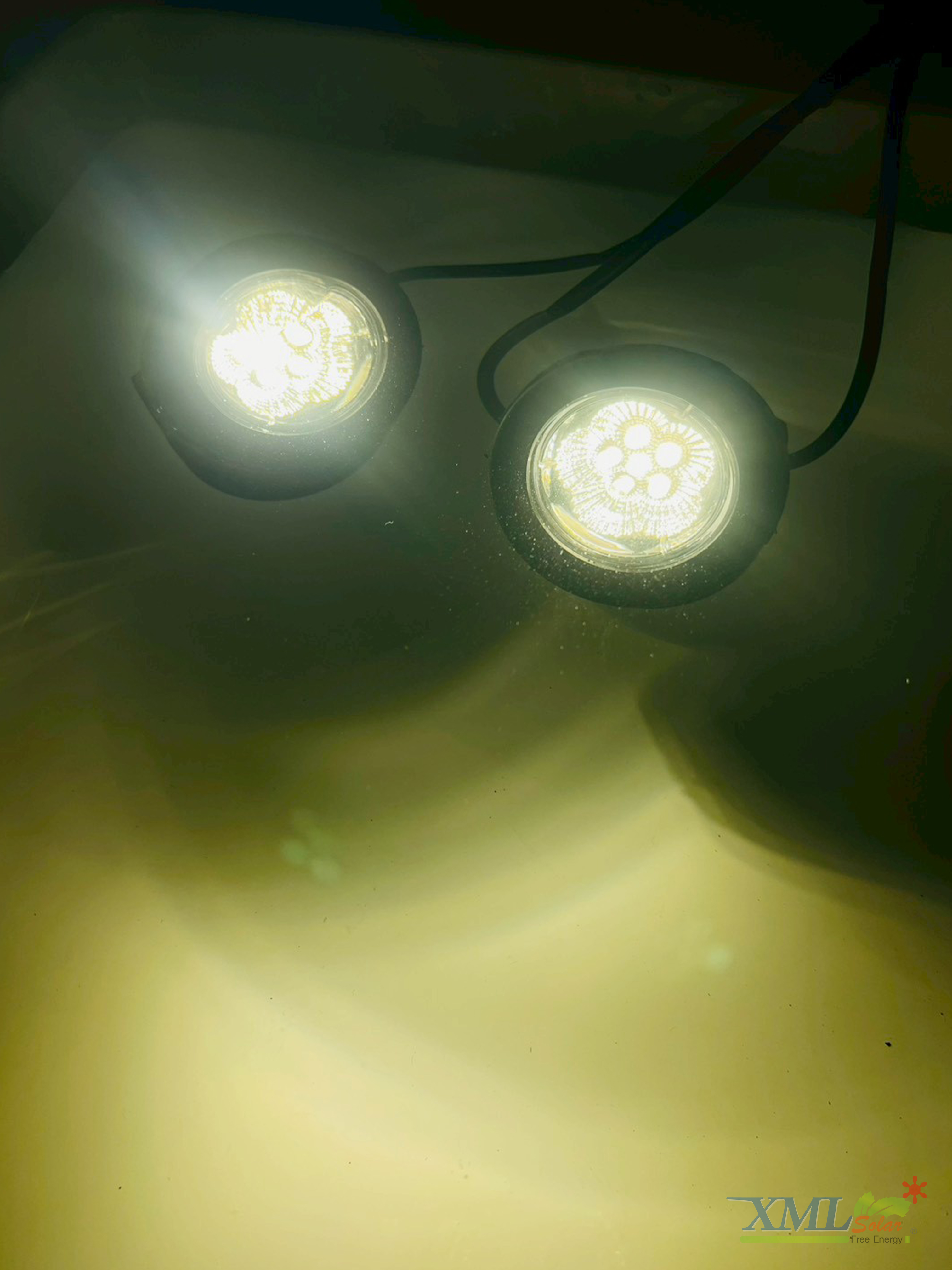 ไฟโซล่าเซลล์ส่องใต้น้ำ 6 LED รุ่น 2 หัว