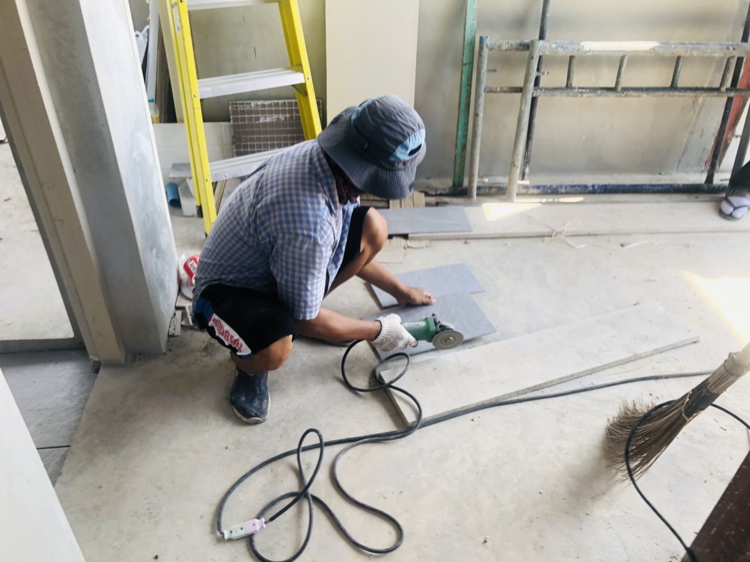 ระบบโซล่าเซลล์ติดหลังคา Solar Rooftop On/Off Grid Hybrid 5 kW + Battery LiFePO4 9.6 kwh (พร้อมติดตั้ง)