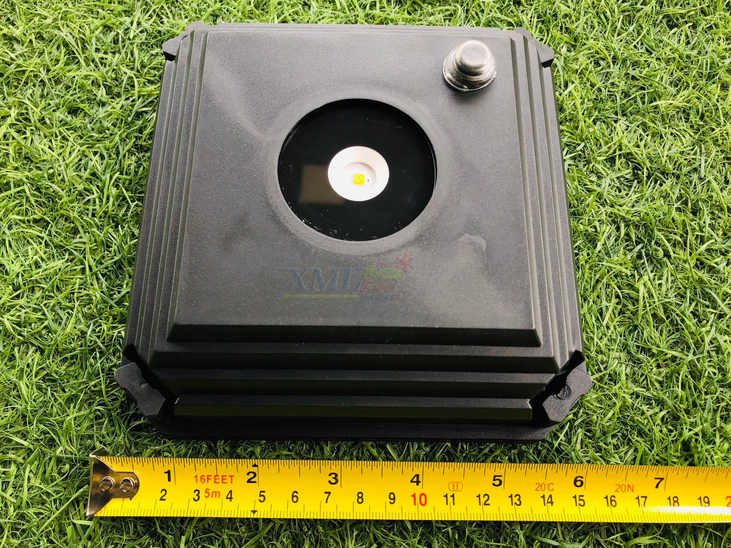 โคมไฟตั้งพื้นโซล่าเซลล์ 60CM รุ่น XF-JS02 (แสง : เหลืองวอมไวท์)