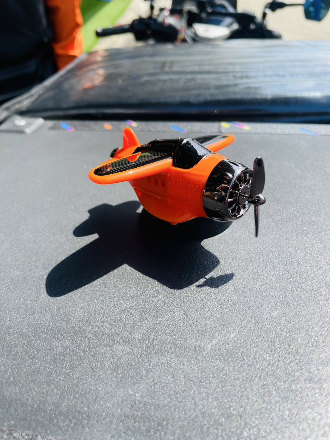 เครื่องบิน ดุ๊กดิ๊กโซล่าเซลล์ รุ่น AIR-66