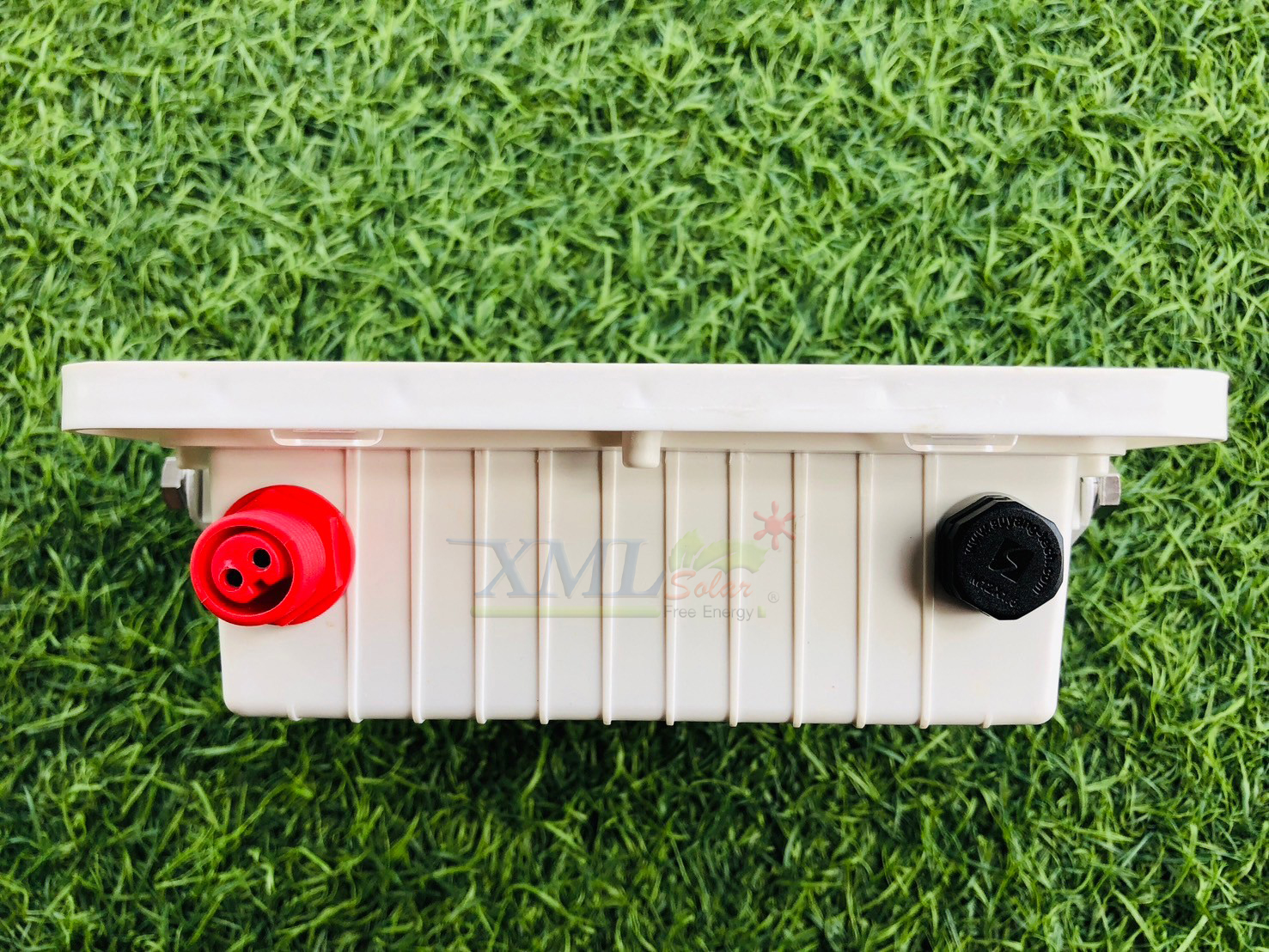 ไฟสปอตไลท์โซล่าเซลล์ รุ่น MD-PT27 (แสง : ขาว) แถมฟรี!! ไฟโซล่าเซลล์แบบพกพา รุ่น MD-EWL01-A