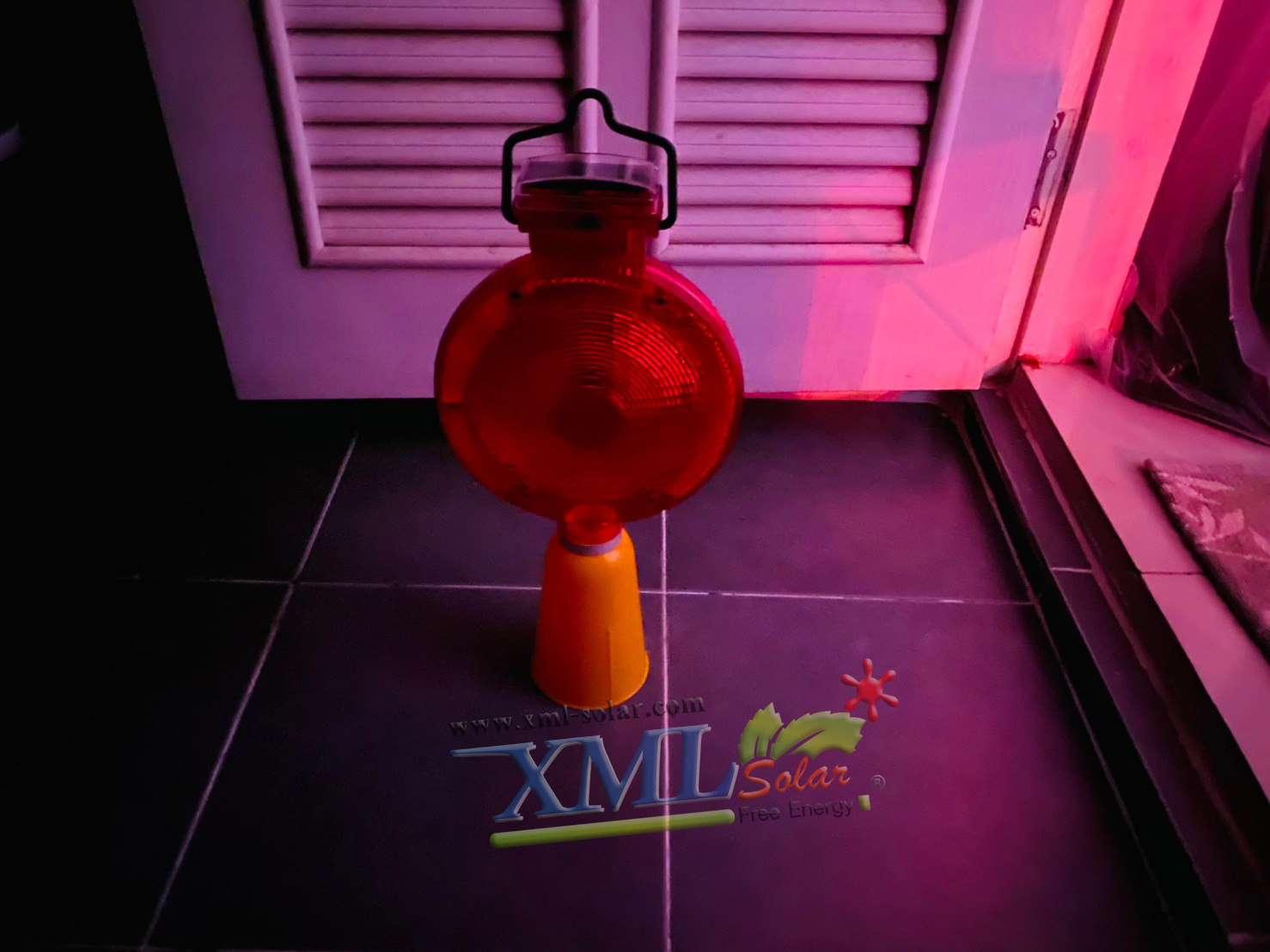 ไฟเตือนกรวย ทรงกลมใหญ่ พลังงานเเสงอาทิตย์ (เเสง : สีเเดง)