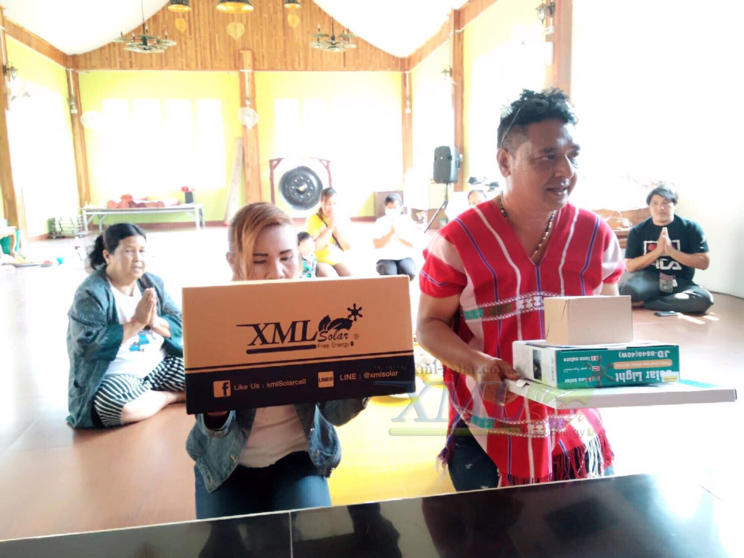 ไฟปักสนามโซล่าเซลล์ 8 Super SMD LED (แบบเหลี่ยม) สูง 140 ซม. (เเสง : ขาว)