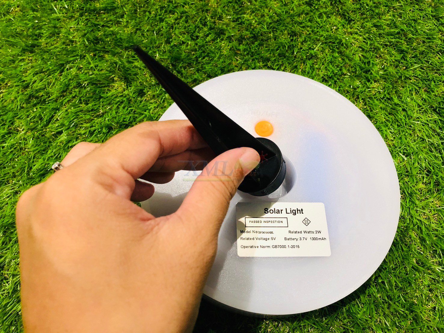 โคมไฟฝังพื้นโซล่าเซลล์ ทรงกลม รุ่น DPD-0544 (แสงขาว + เหลืองวอมไวท์)