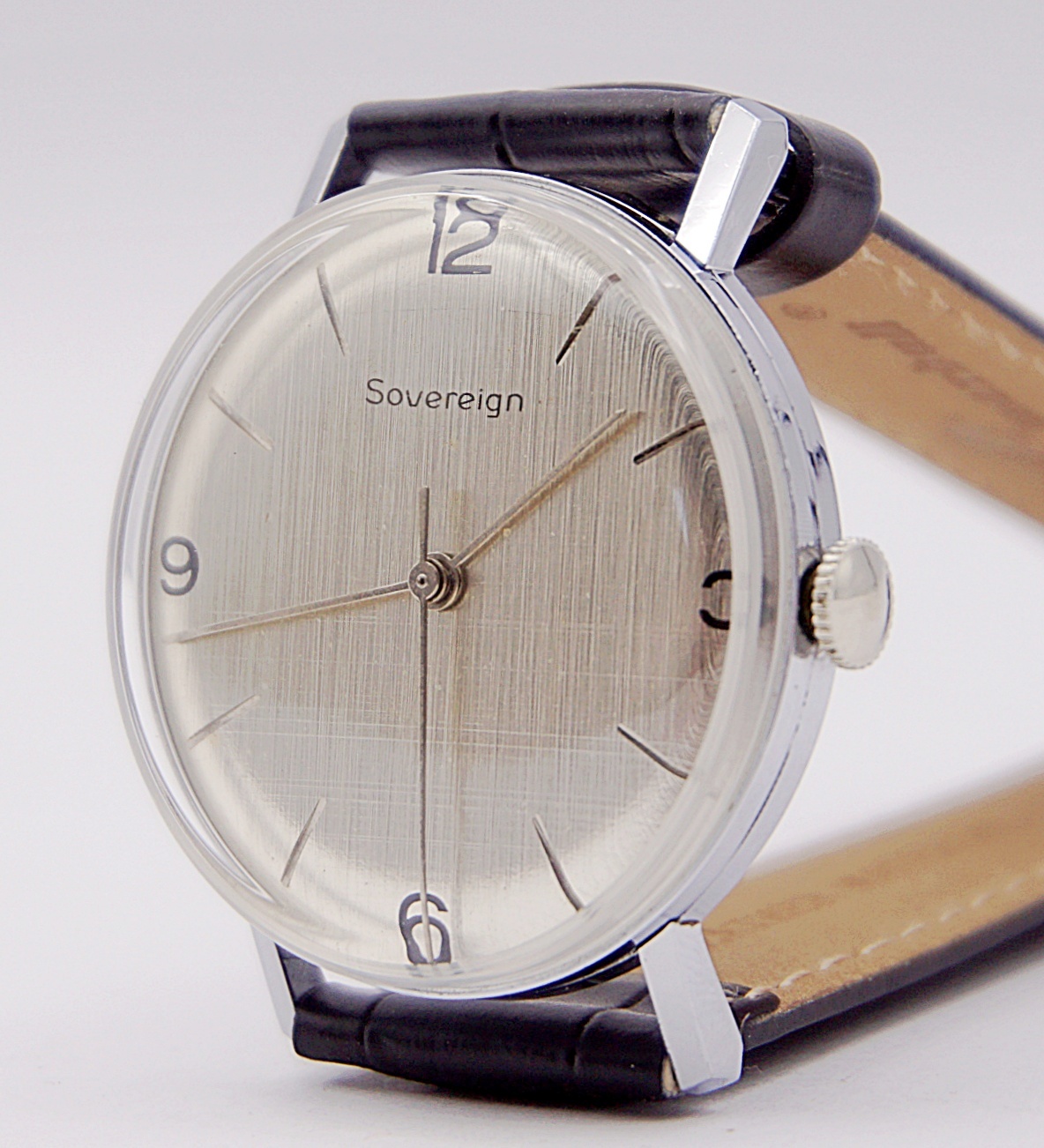 นาฬิกาเก่า SOVEREIGN ไขลาน