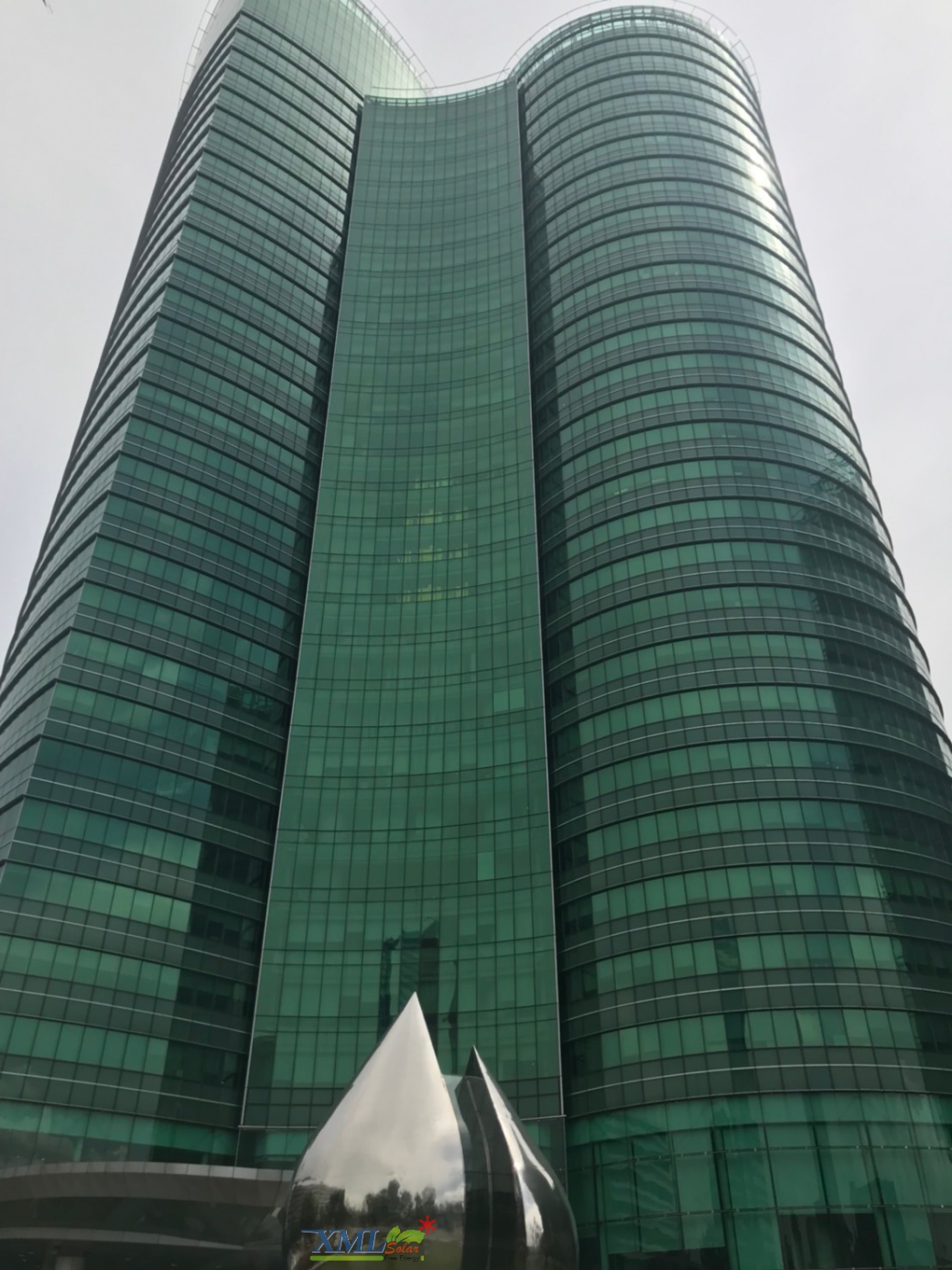 ไฟเตือนกรวยจราจร ฉุกเฉิน พลังงานเเสงอาทิตย์ (เเสง : สีเเดง)