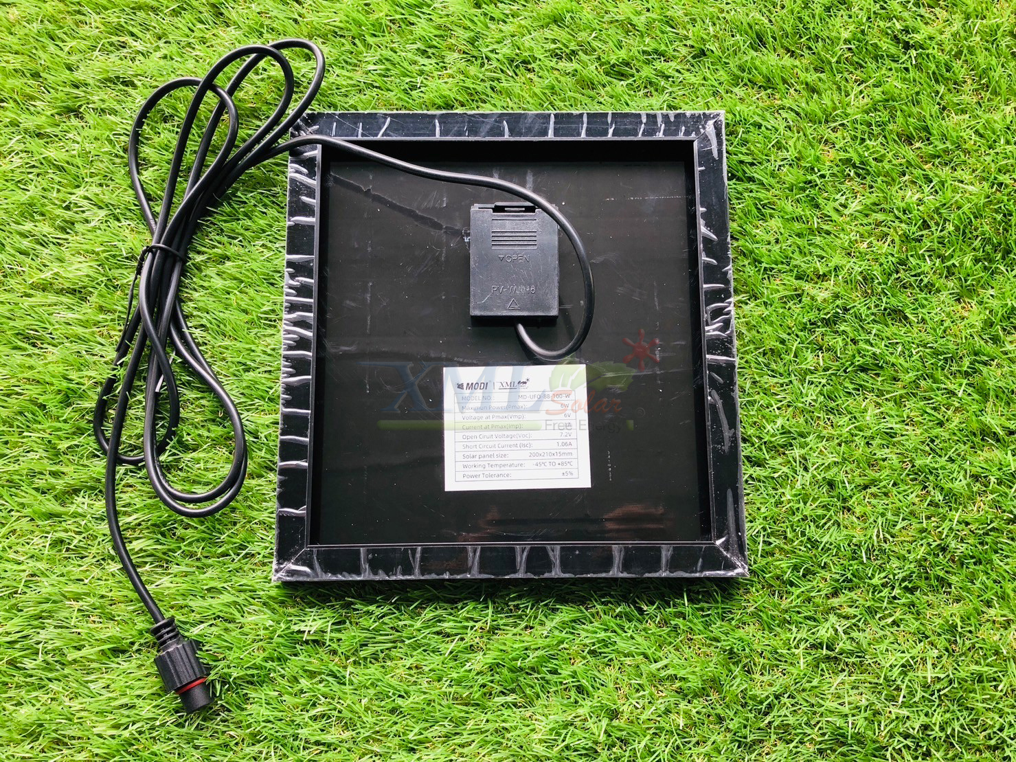 โคมไฟโซล่าเซลล์ ทรง Highbay รุ่น100W/200W/300W/400W. แบรนด์ Modi * XML-Solar (เปิดได้ 3 แสง)