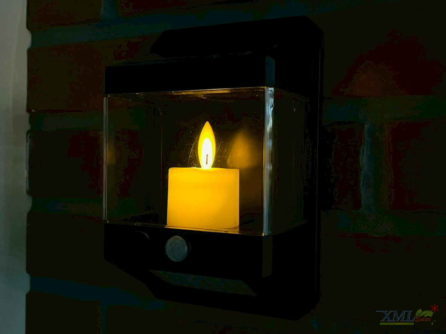 โคมไฟติดผนังเชิงเทียนโซล่าเซลล์ ระบบเซนเซอร์ กันน้ำIP65 เปิดปิดอัตโนมัติ (แสง : เหลือง+แสงขาว)