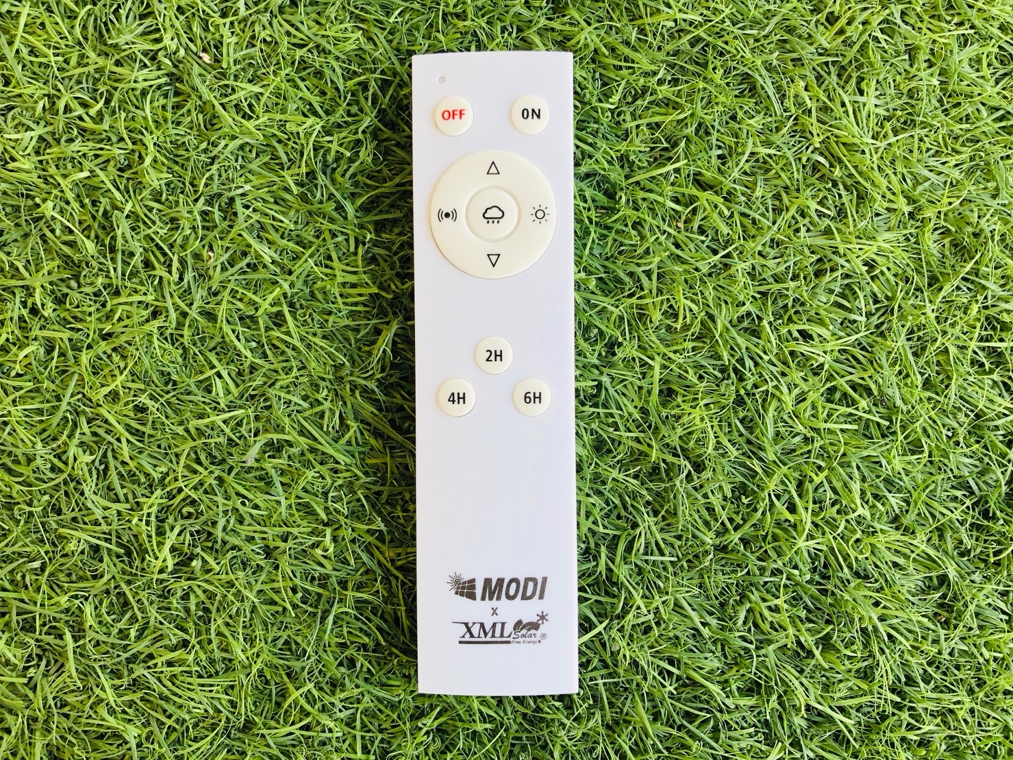 โคมไฟถนนโซล่าเซลล์ 400W รุ่น MD-SLT30-400W (แสง : ขาว)